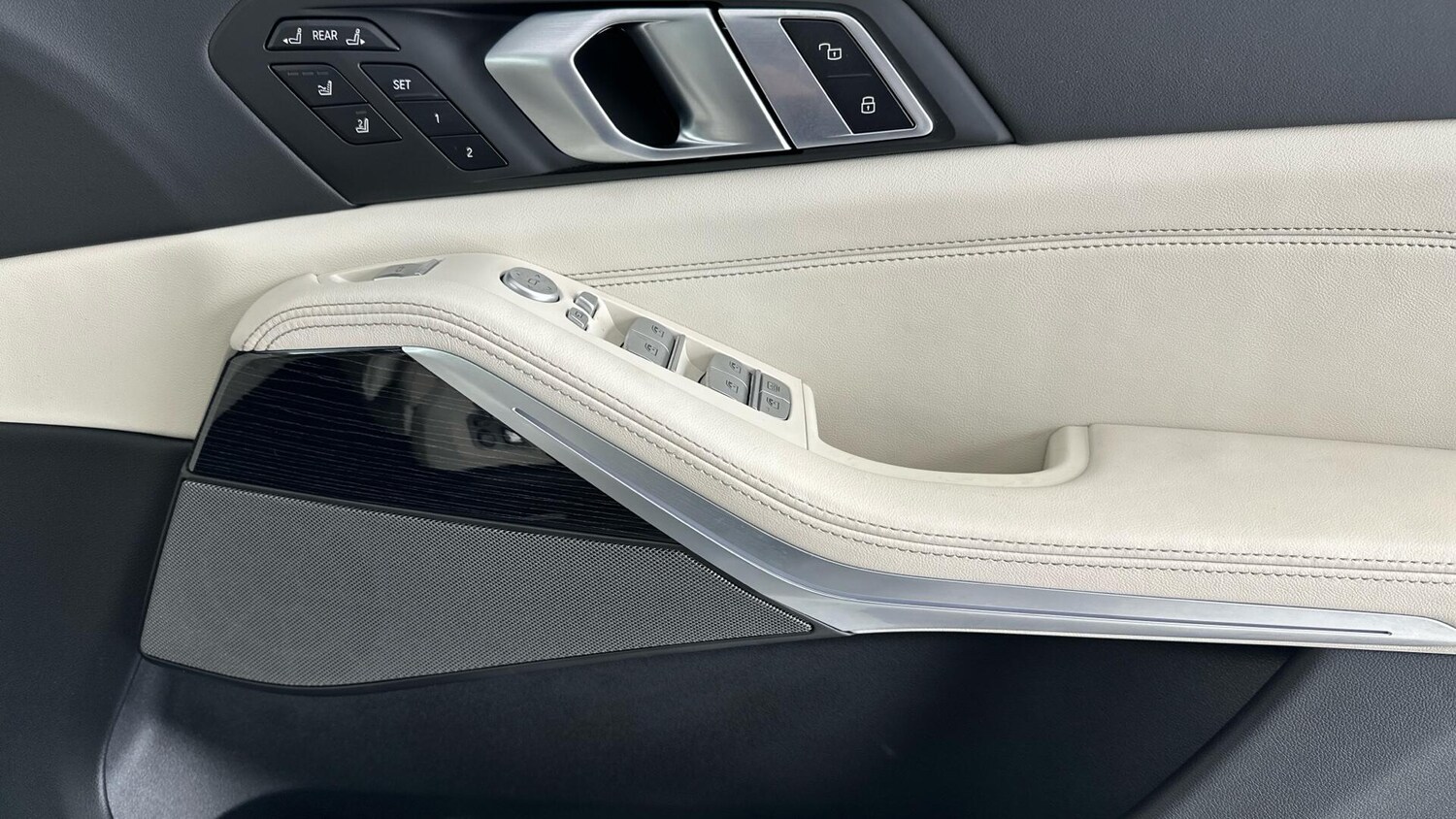 Used BMW X7 2025 for sale - 76818847: Photo 34