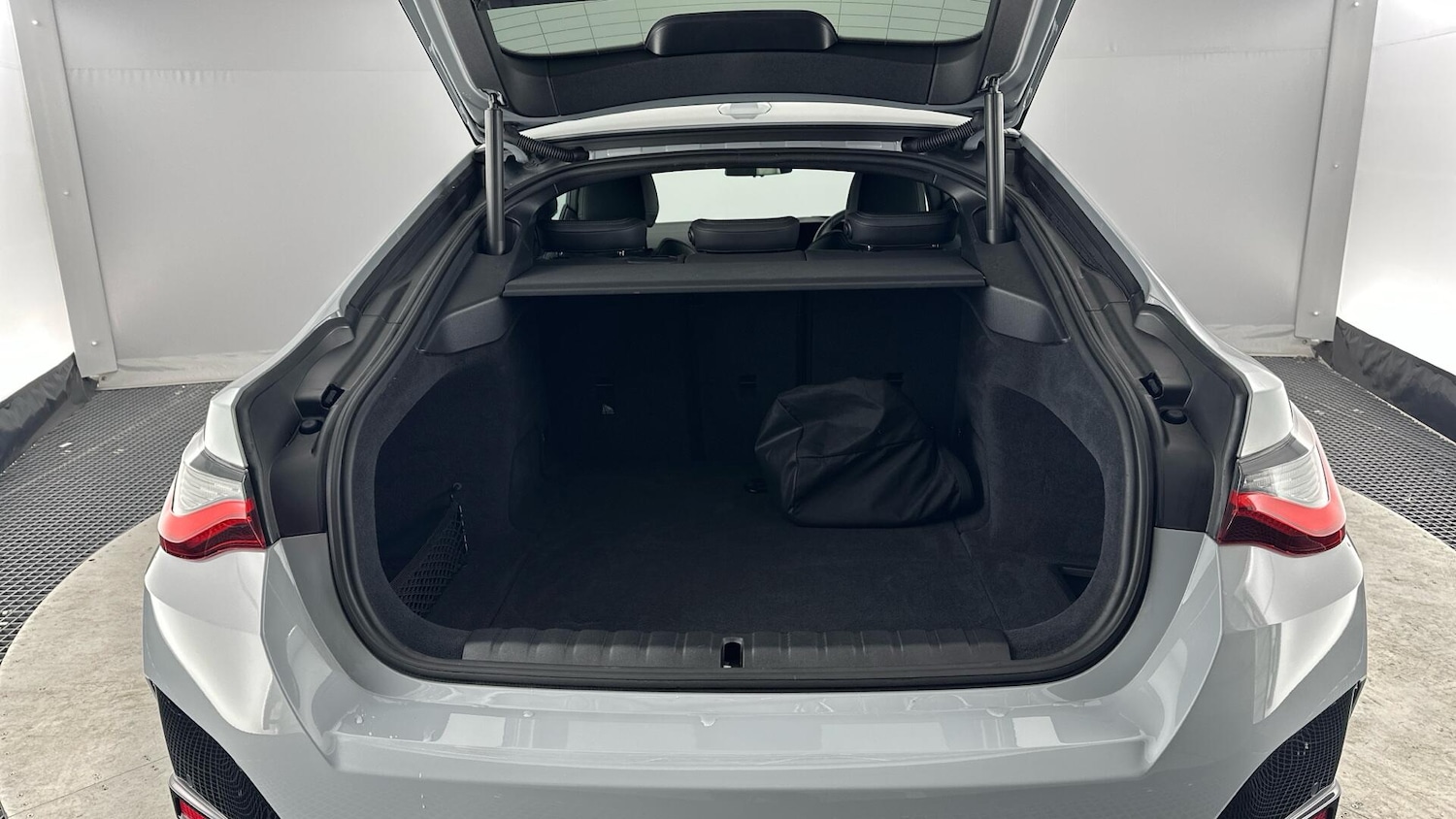 Used BMW i4 2024 for sale - 76913872: Photo 13