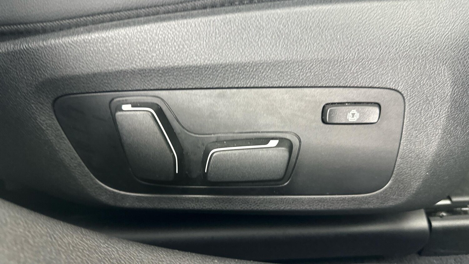 Used BMW i4 2024 for sale - 76913872: Photo 30