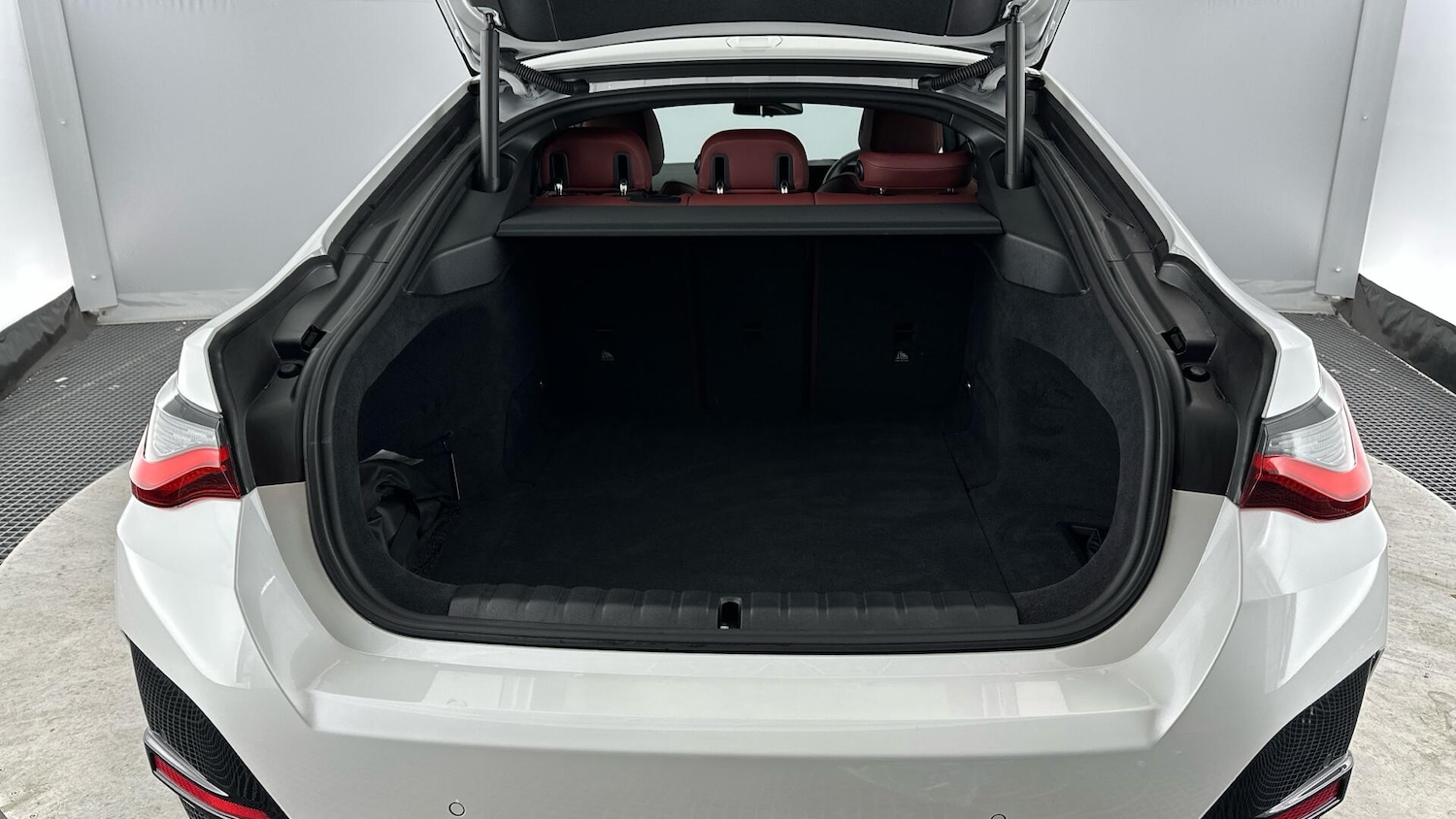 Used BMW i4 2024 for sale - 76818914: Photo 13