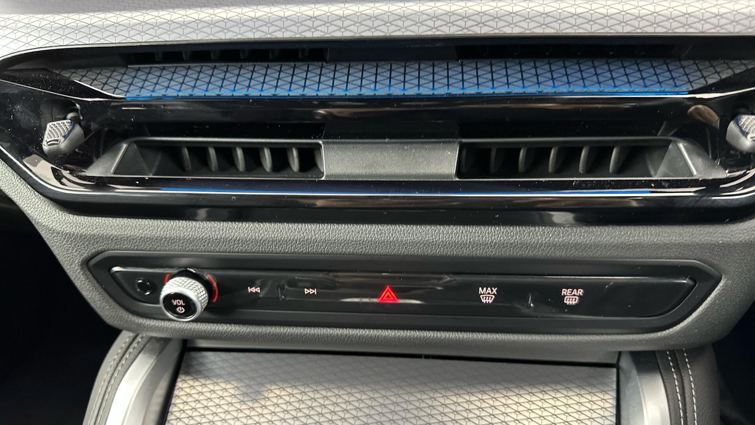 Used BMW 4 Series 2025 for sale - 76818918: Photo 30