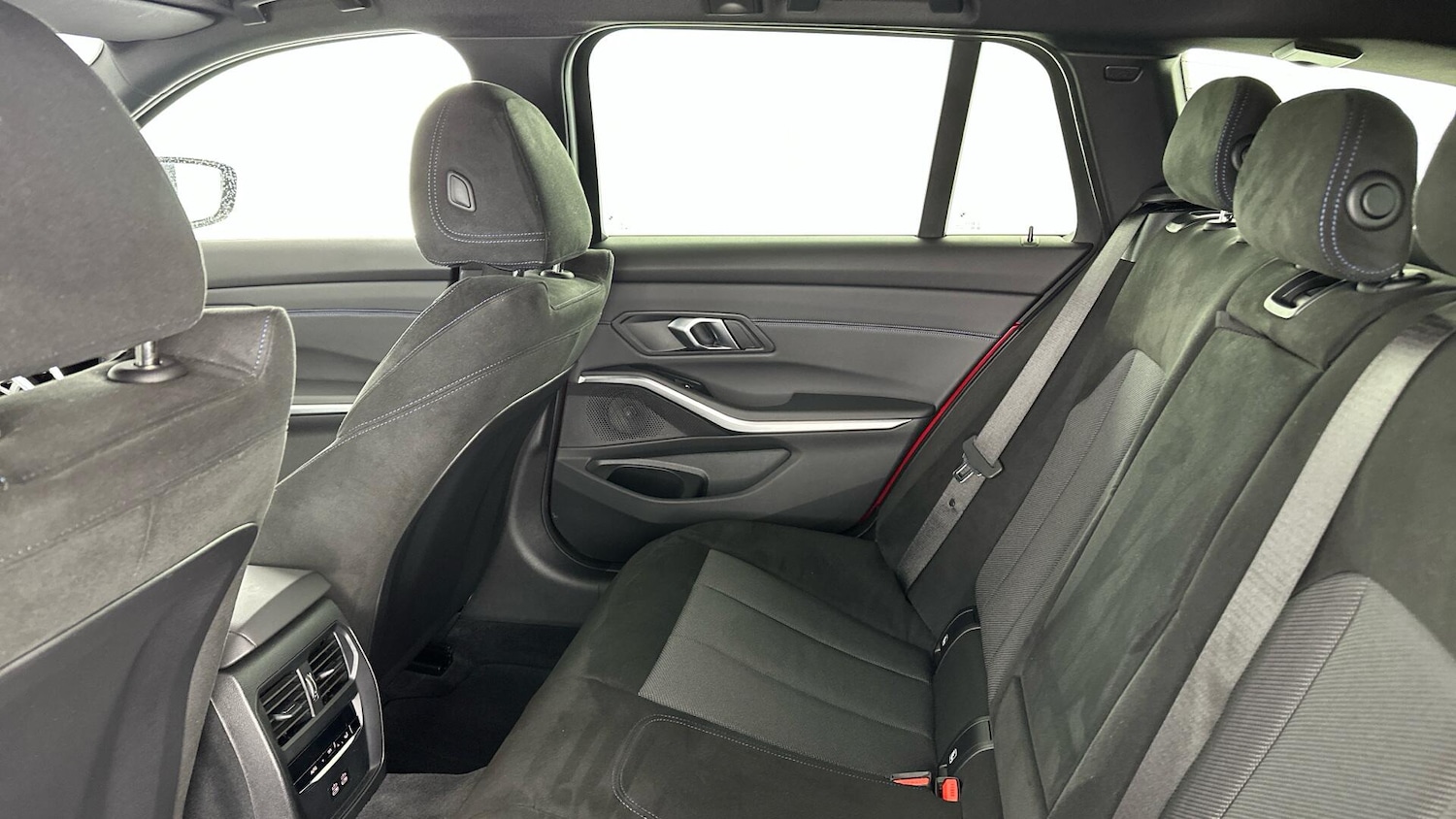 Used BMW 3 Series 2025 for sale - 77109302: Photo 12