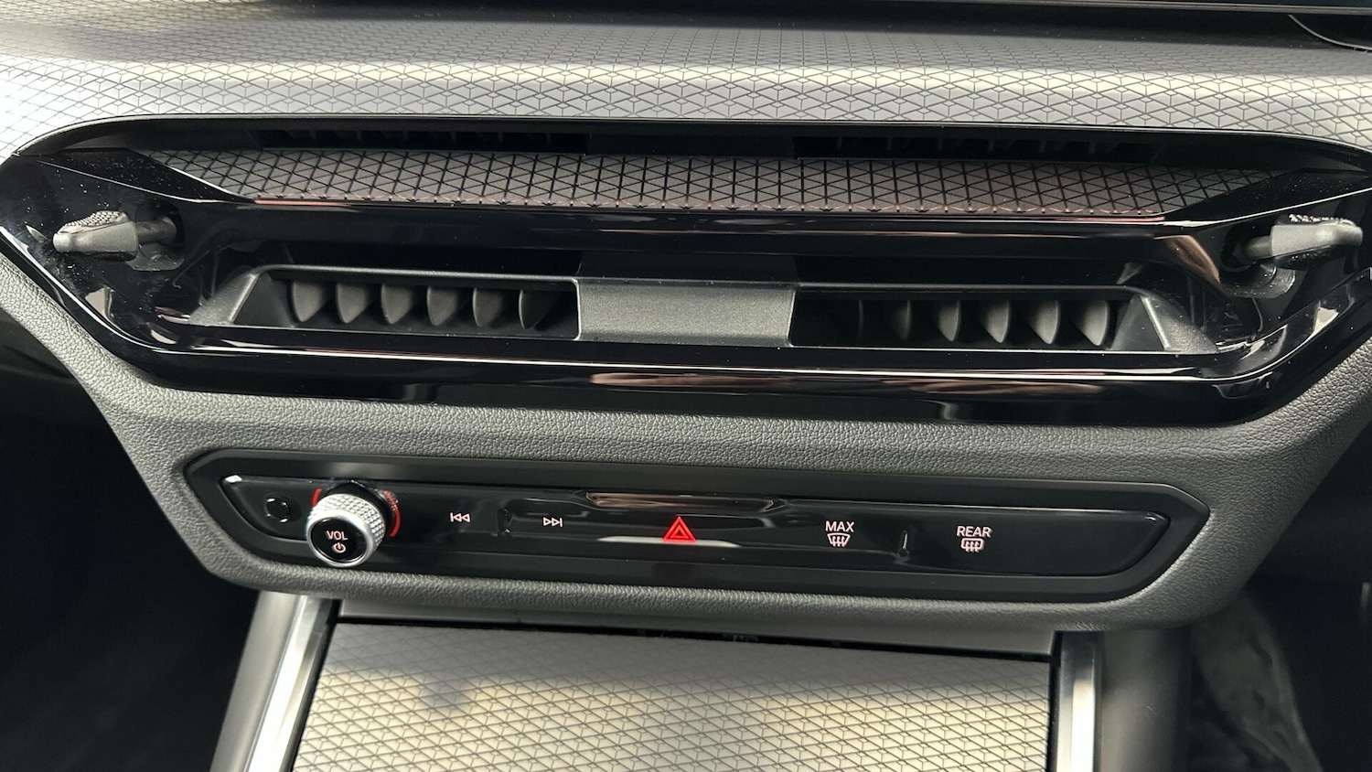 Used BMW 3 Series 2025 for sale - 77109302: Photo 33