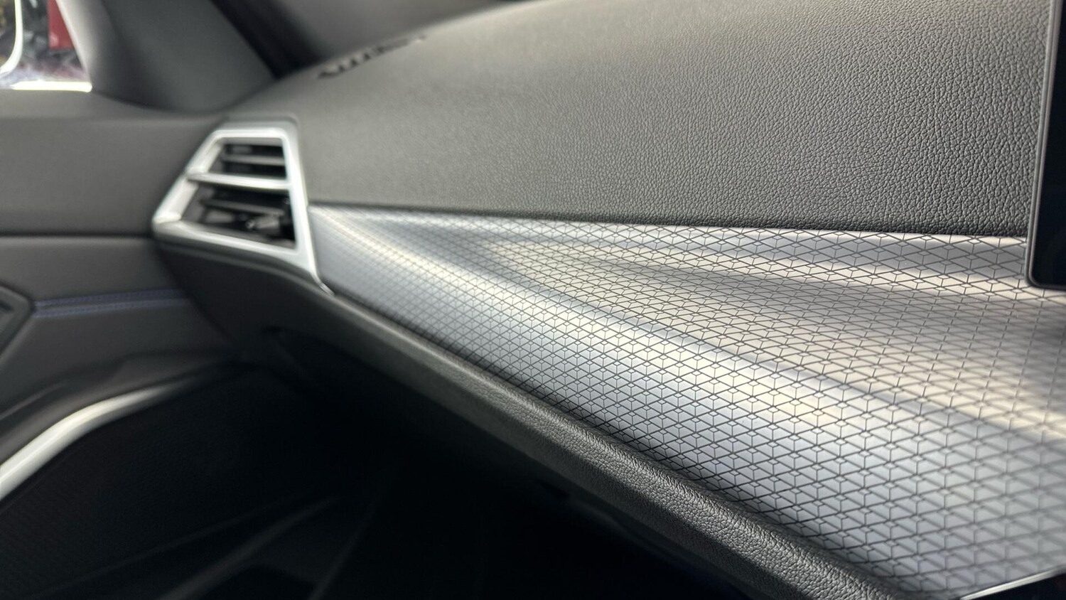 Used BMW 3 Series 2025 for sale - 77109302: Photo 36