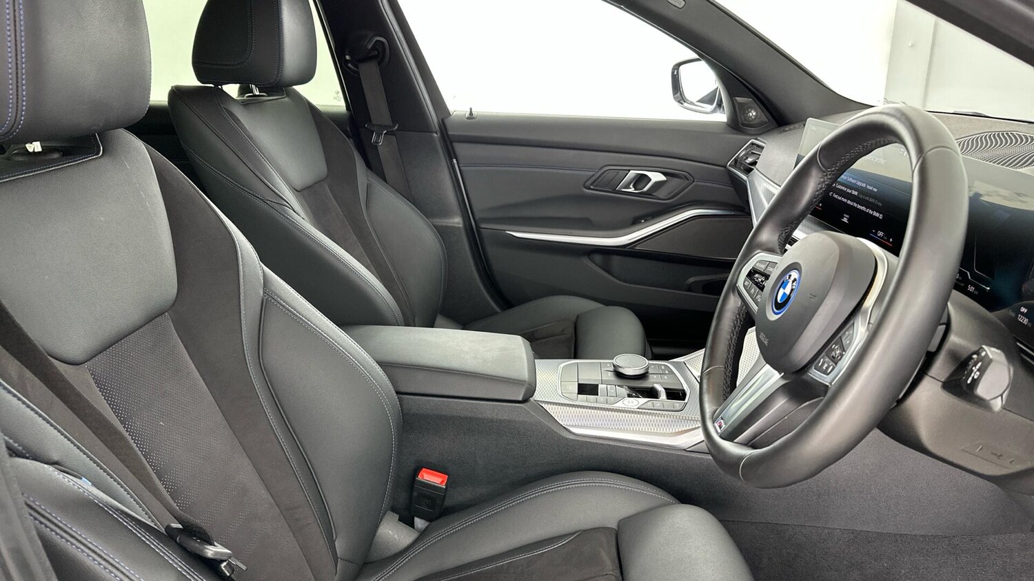 Used BMW 3 Series 2024 for sale - 76818932: Photo 11