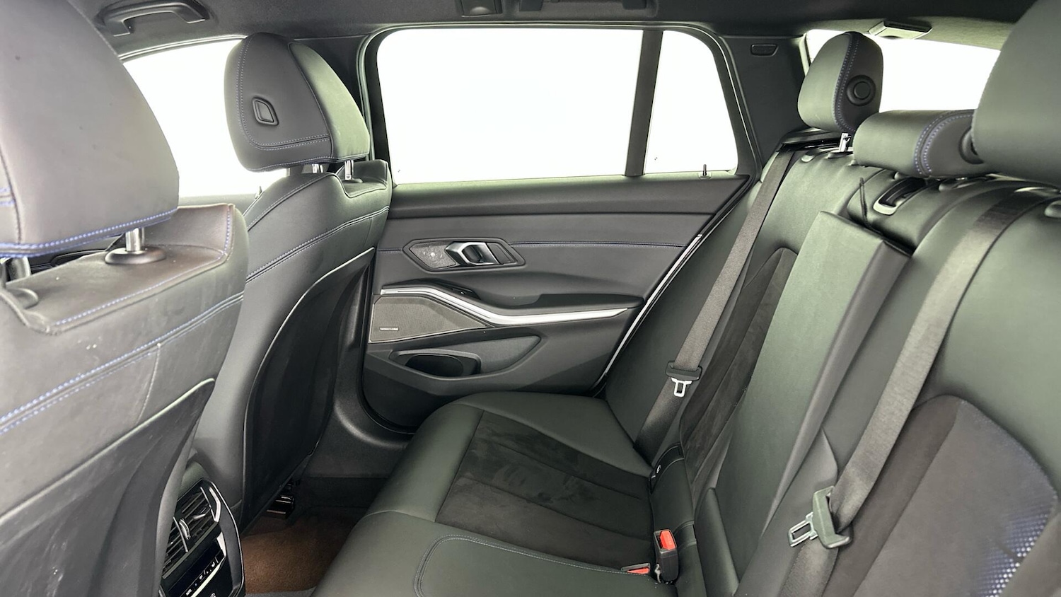 Used BMW 3 Series 2024 for sale - 76818932: Photo 12