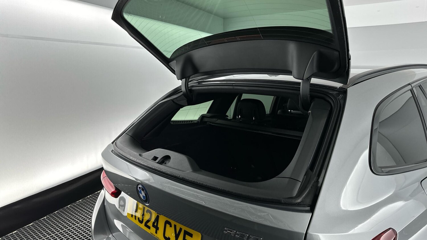 Used BMW 3 Series 2024 for sale - 76818932: Photo 24