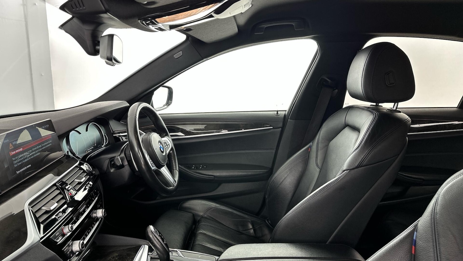 Used BMW 5 Series 2017 for sale - 76965285: Photo 25