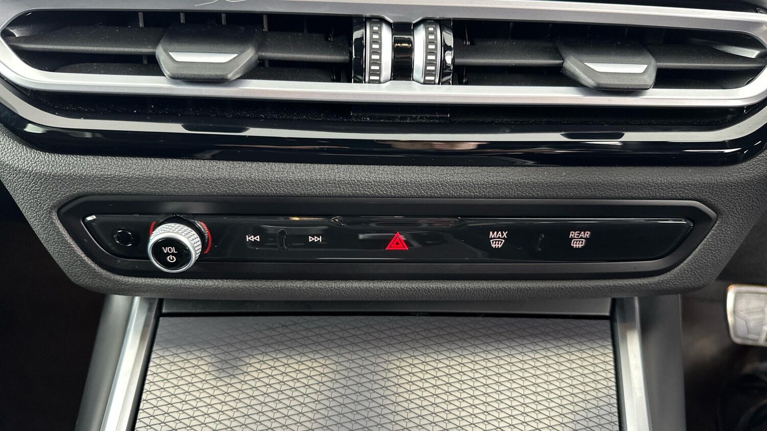 Used BMW 3 Series 2024 for sale - 76818925: Photo 24