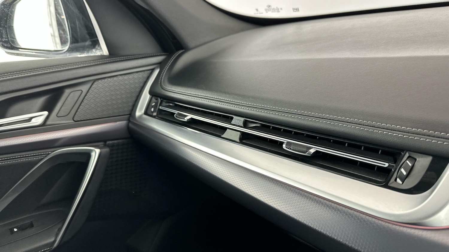 Used BMW iX1 2023 for sale - 77993369: Photo 32