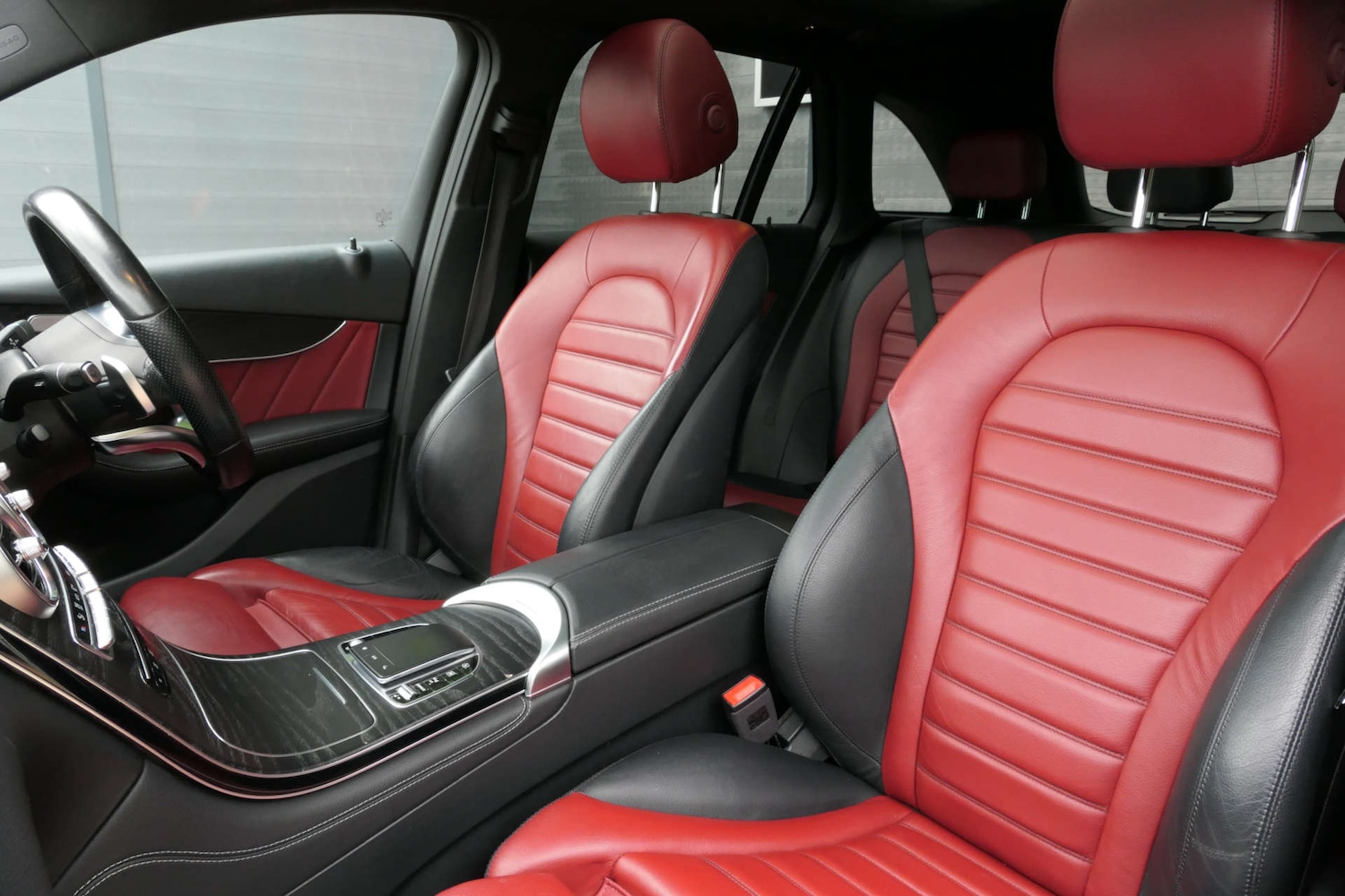 Used Mercedes-Benz GLC 2020 for sale - 76614747: Photo 4