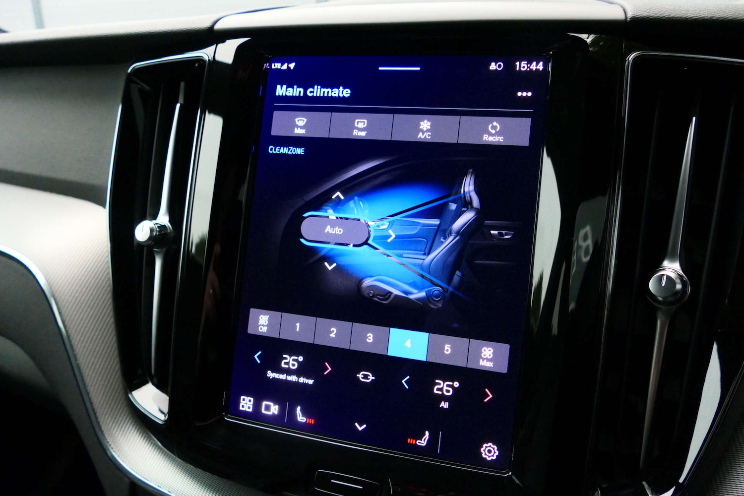 Used Volvo XC60 2022 for sale - 77644028: Photo 40