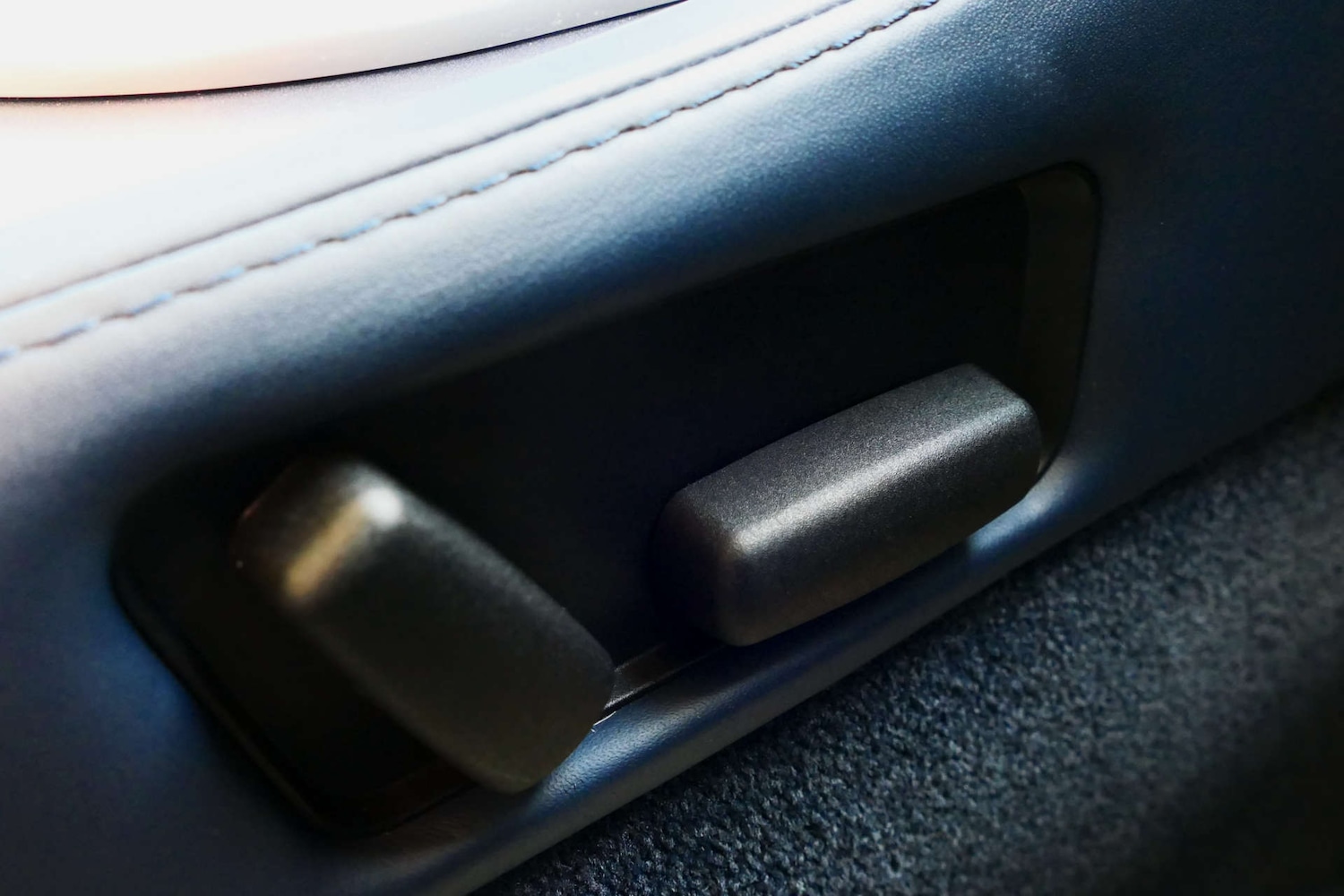 Used Aston Martin Vantage 2007 for sale - 77780985: Photo 25