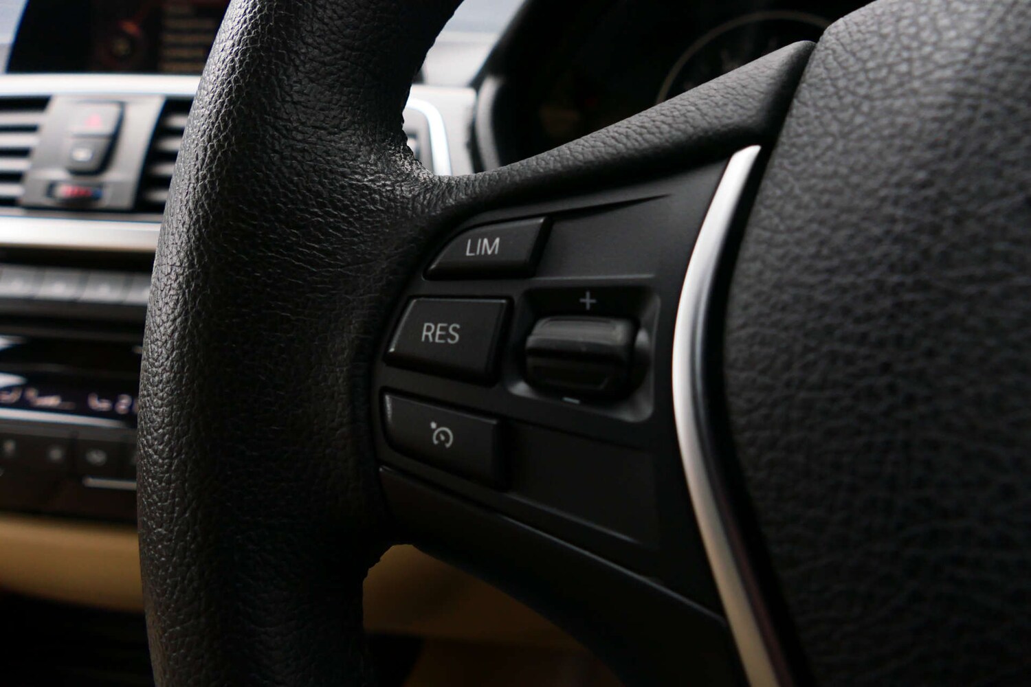 Used BMW 3 Series 2016 for sale - 77495048: Photo 41