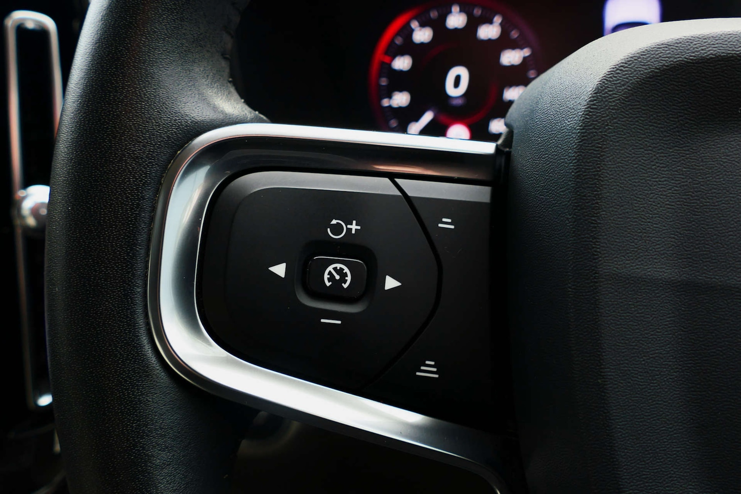 Used Volvo XC40 2019 for sale - 77140926: Photo 37