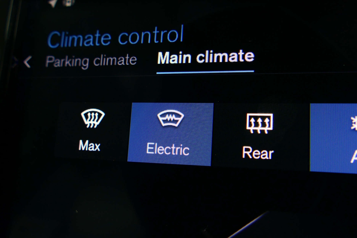 Used Volvo XC40 2019 for sale - 77140926: Photo 41