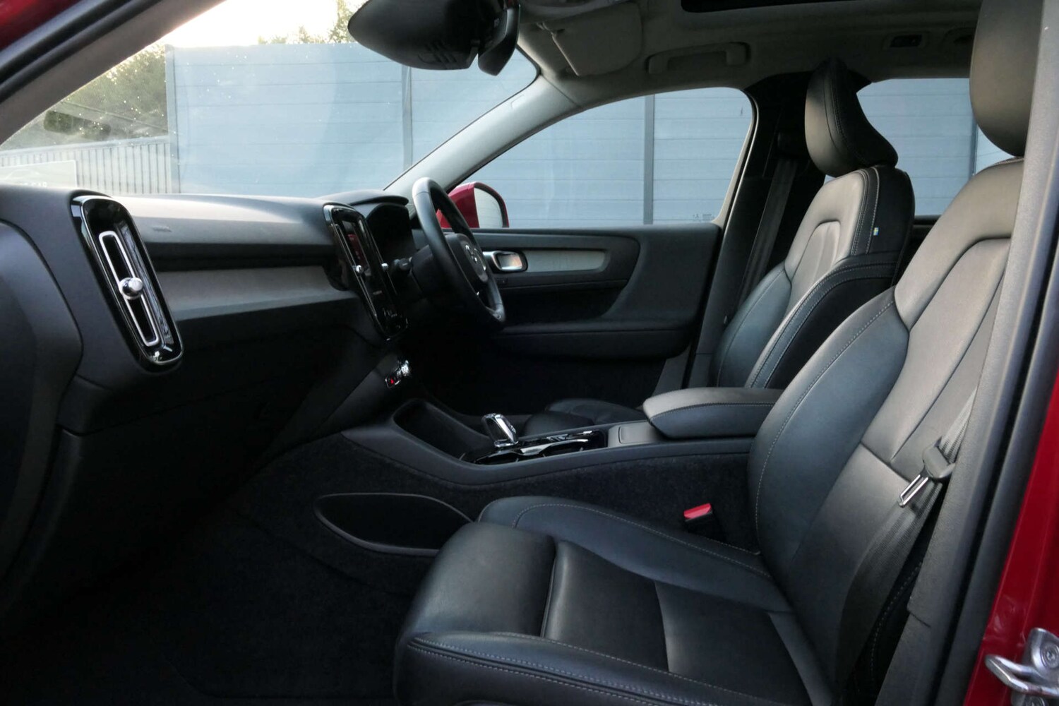 Used Volvo XC40 2020 for sale - 76921255: Photo 35