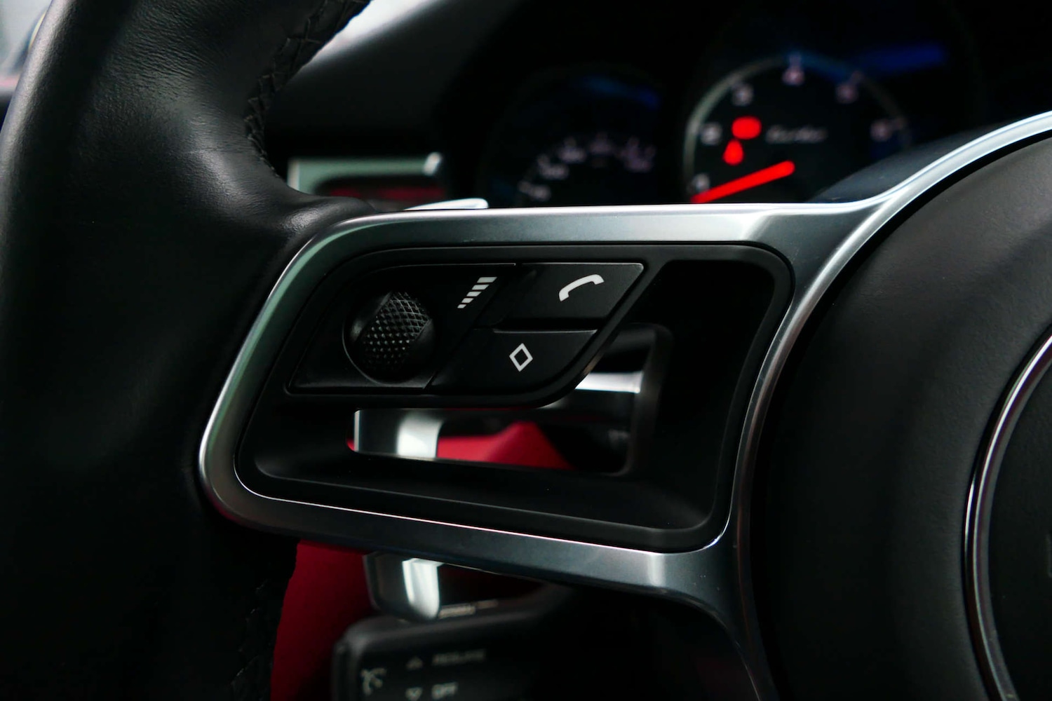 Used Porsche Macan 2021 for sale - 77162416: Photo 38