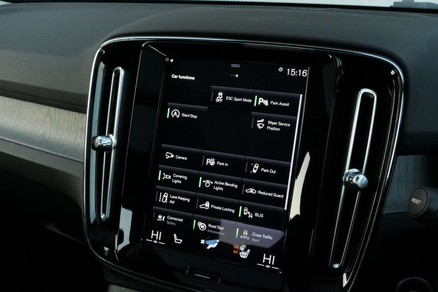 Used Volvo XC40 2020 for sale - 76614731: Photo 44