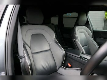 Used Volvo XC60 2021 for sale - 78343789: Photo