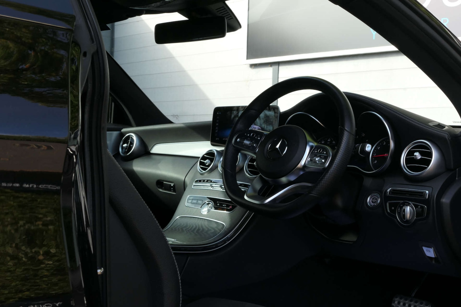 Used Mercedes-Benz C Class 2018 for sale - 76614738: Photo 17