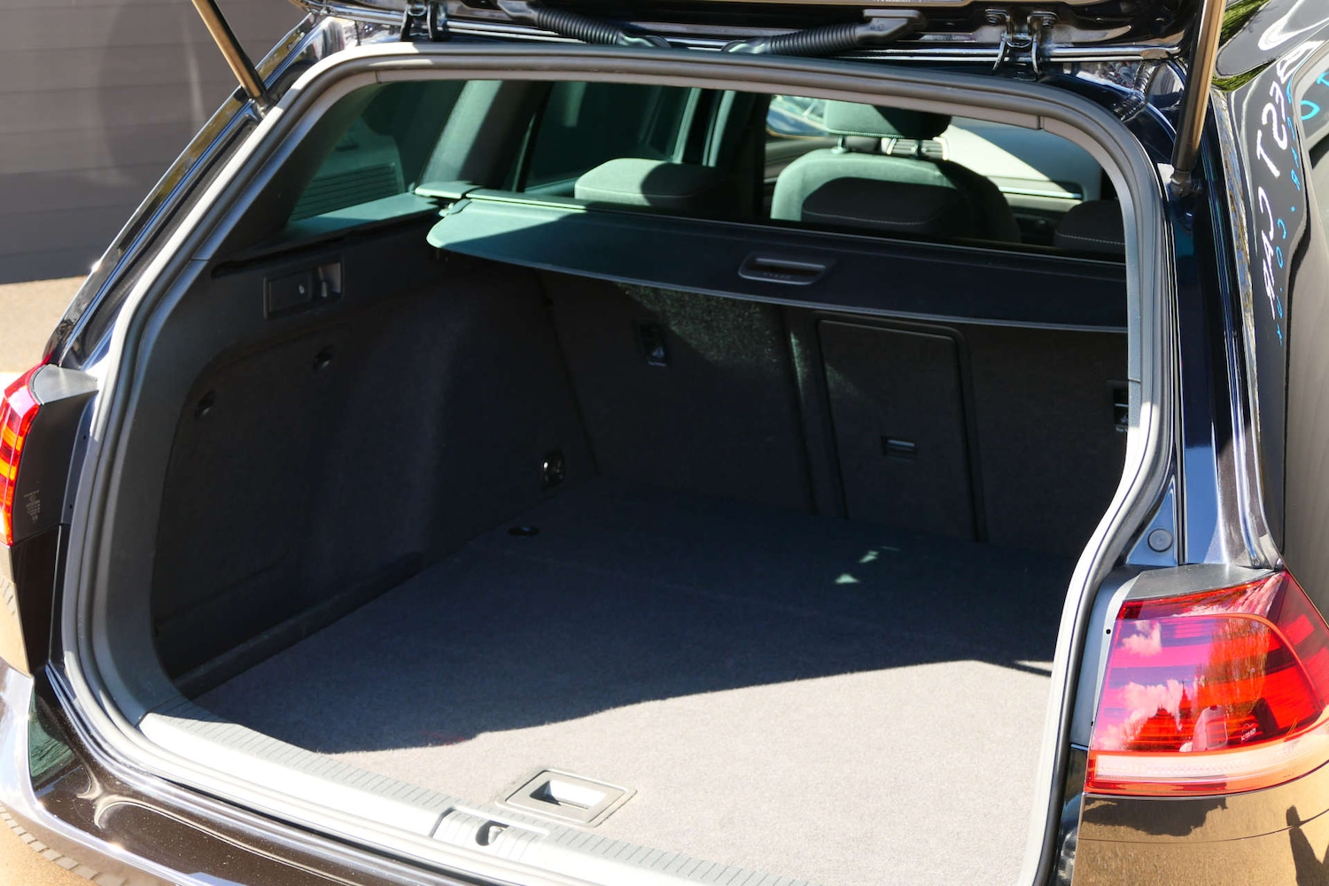 Used Volkswagen Golf 2019 for sale - 78062000: Photo 19