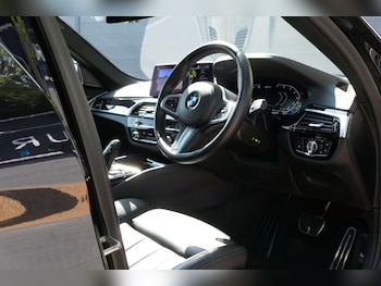 Used BMW 5 Series 2021 for sale - 75560308: Photo