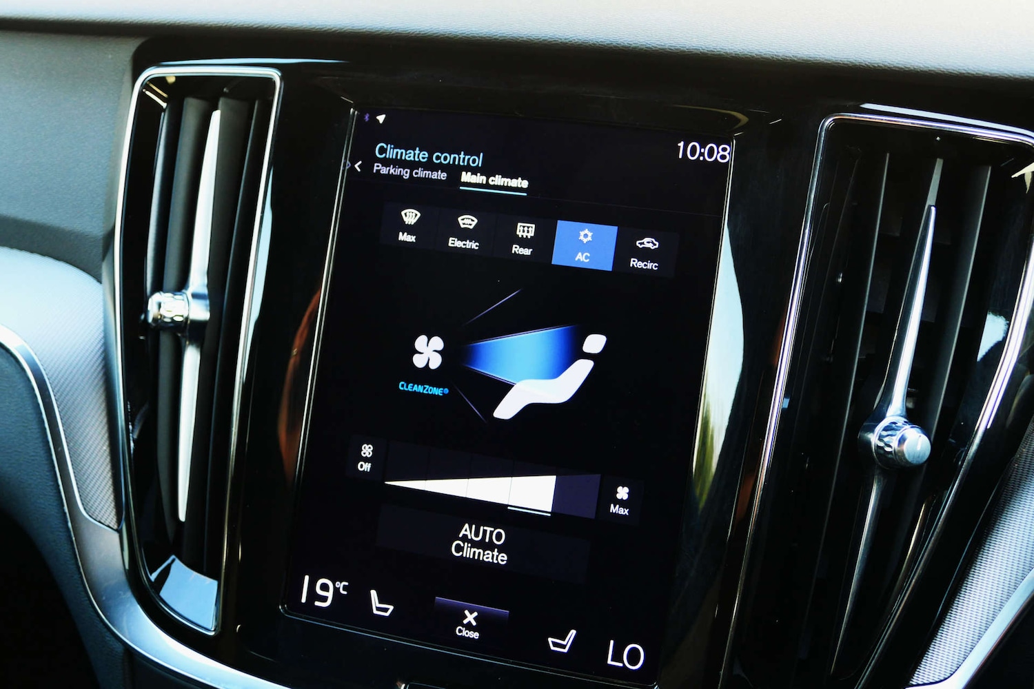 Used Volvo V60 2022 for sale - 77584845: Photo 29