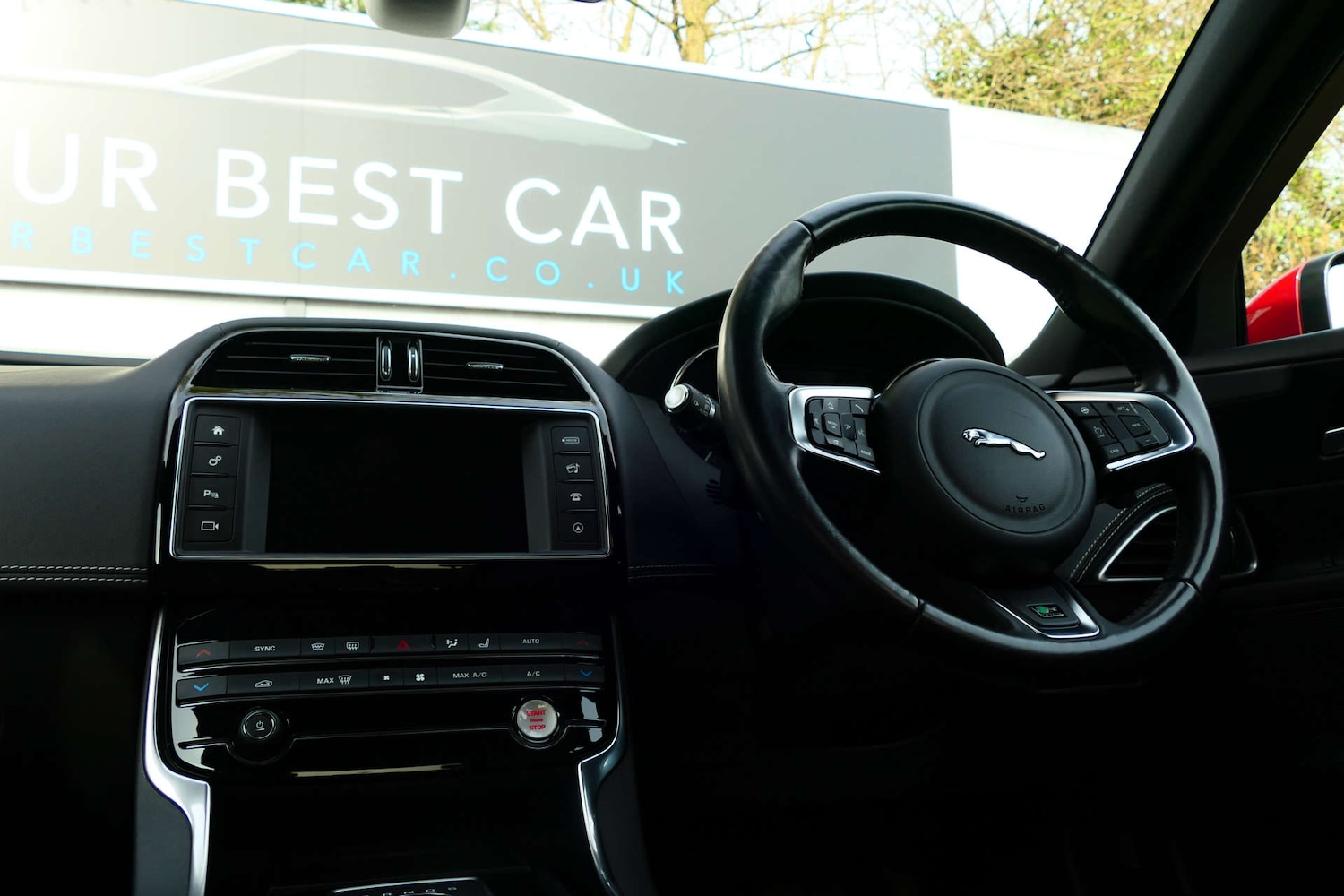 Used Jaguar XE 2017 for sale - 77946328: Photo 32