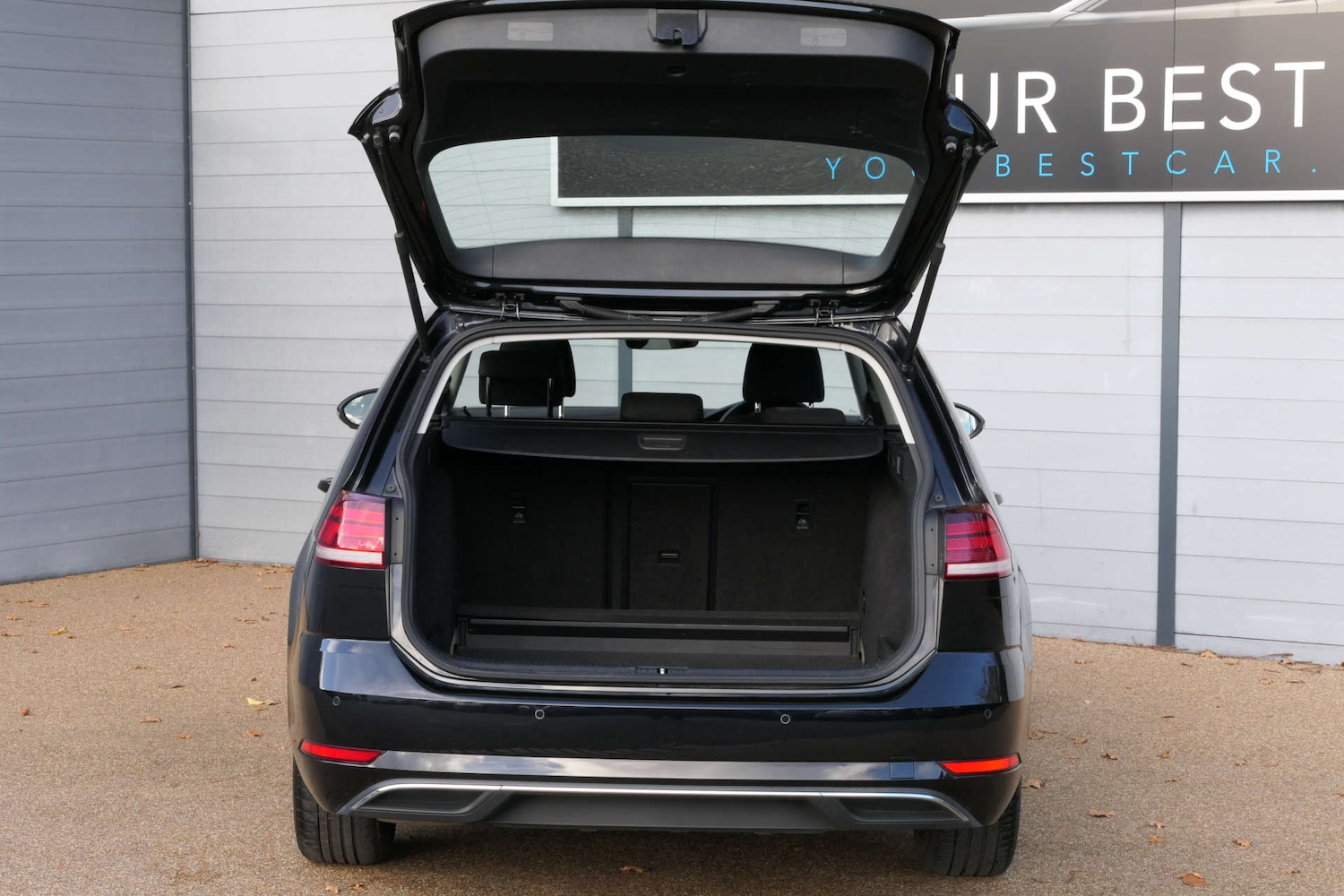 Used Volkswagen Golf 2017 for sale - 76616673: Photo 17