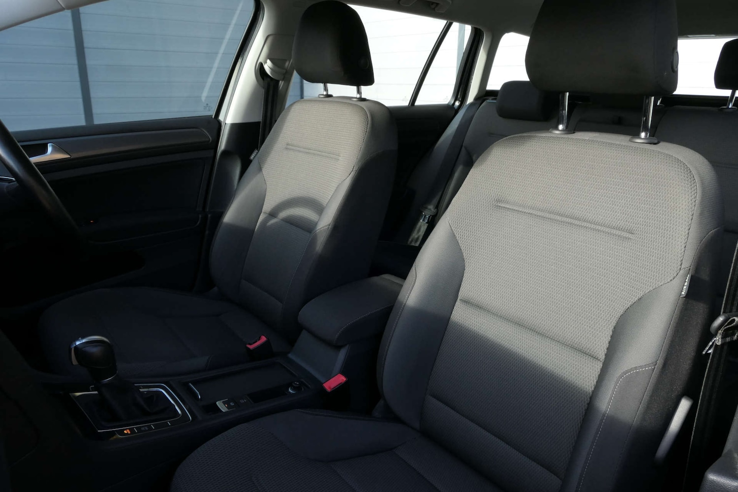 Used Volkswagen Golf 2017 for sale - 76616673: Photo 4