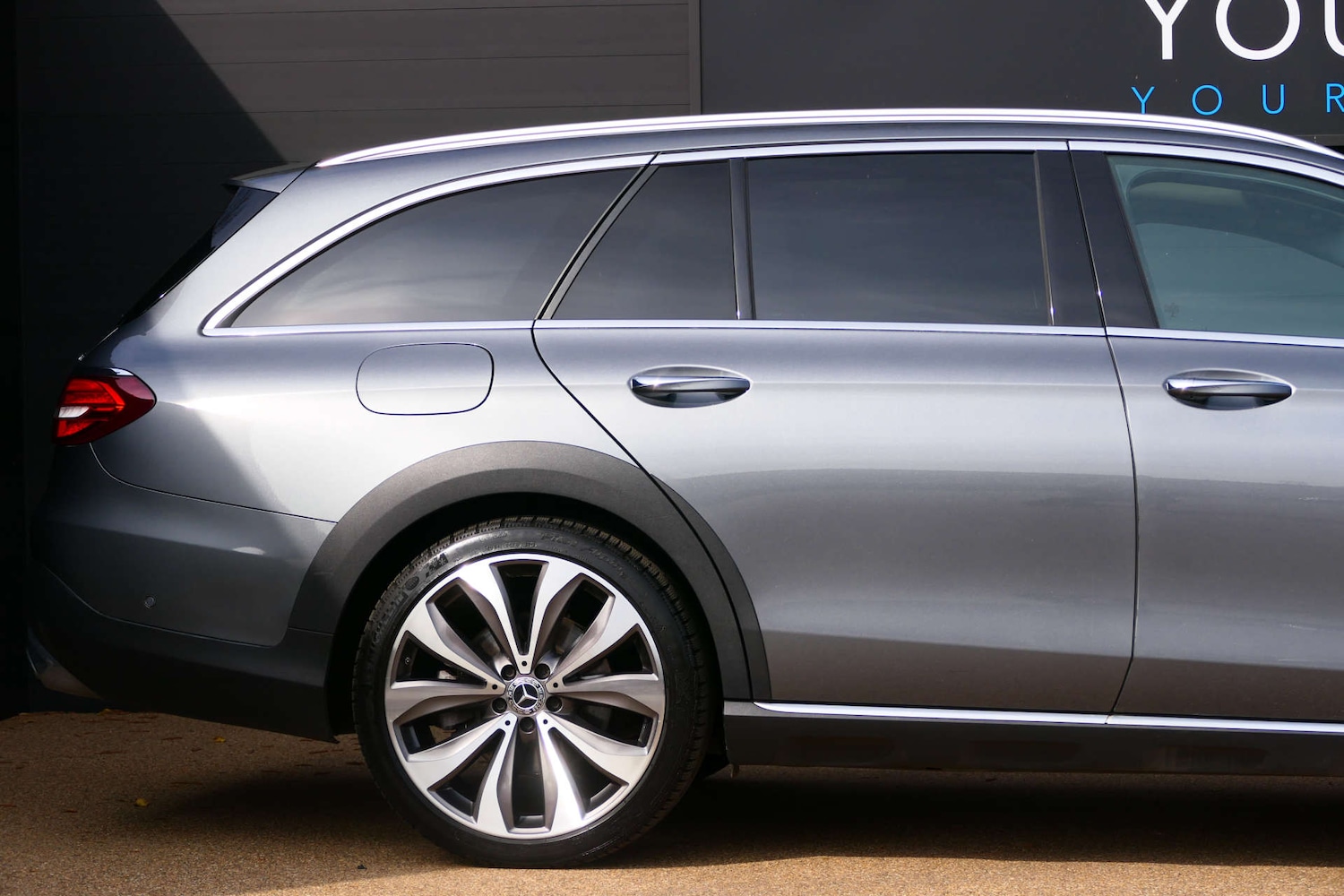 Used Mercedes-Benz E Class 2018 for sale - 77990061: Photo 10