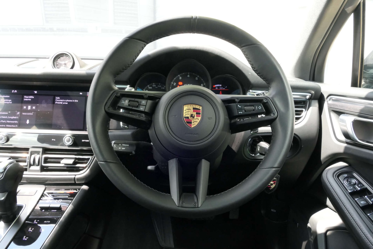 Used Porsche Macan 2022 for sale - 76611727: Photo 25