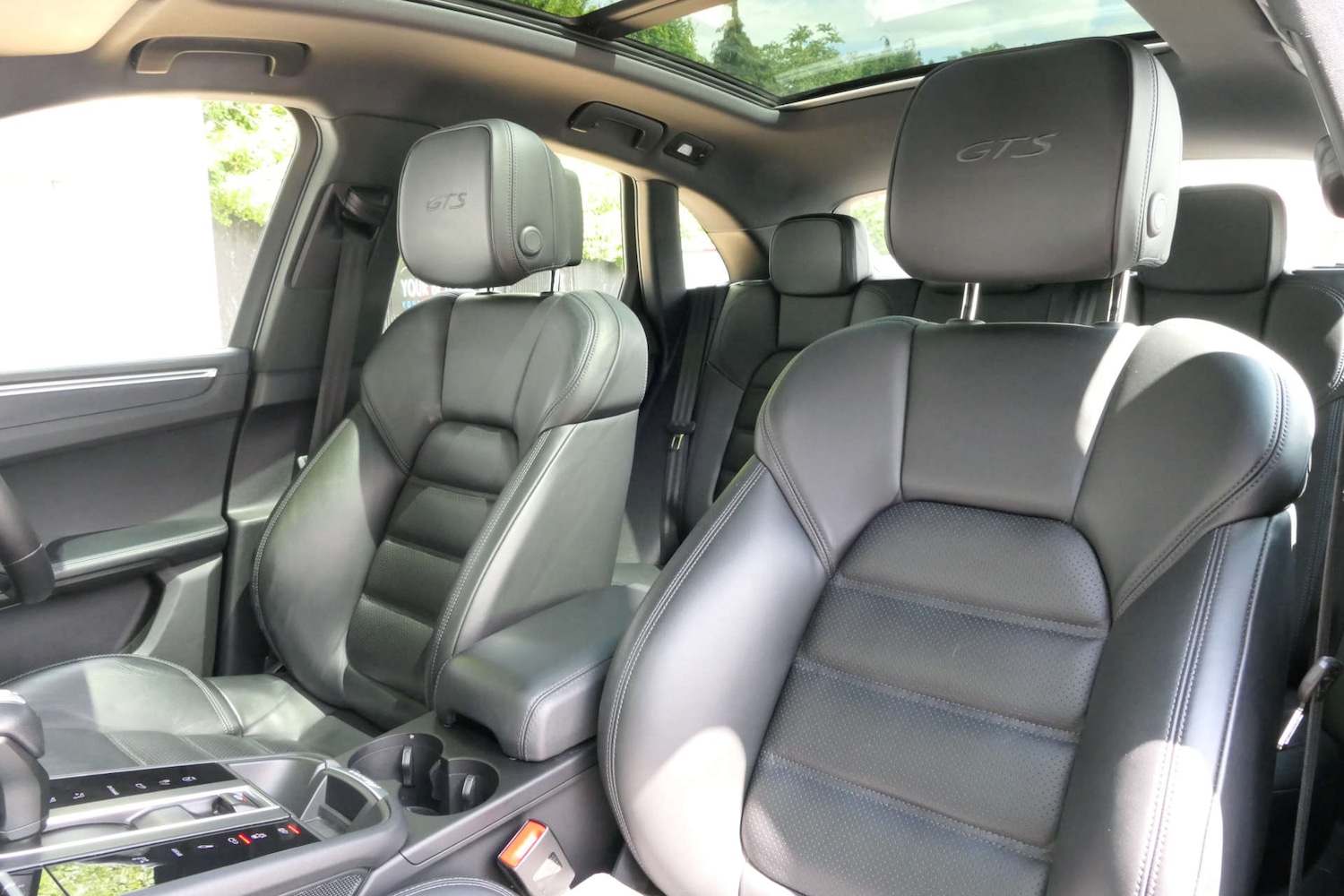 Used Porsche Macan 2022 for sale - 76611727: Photo 4