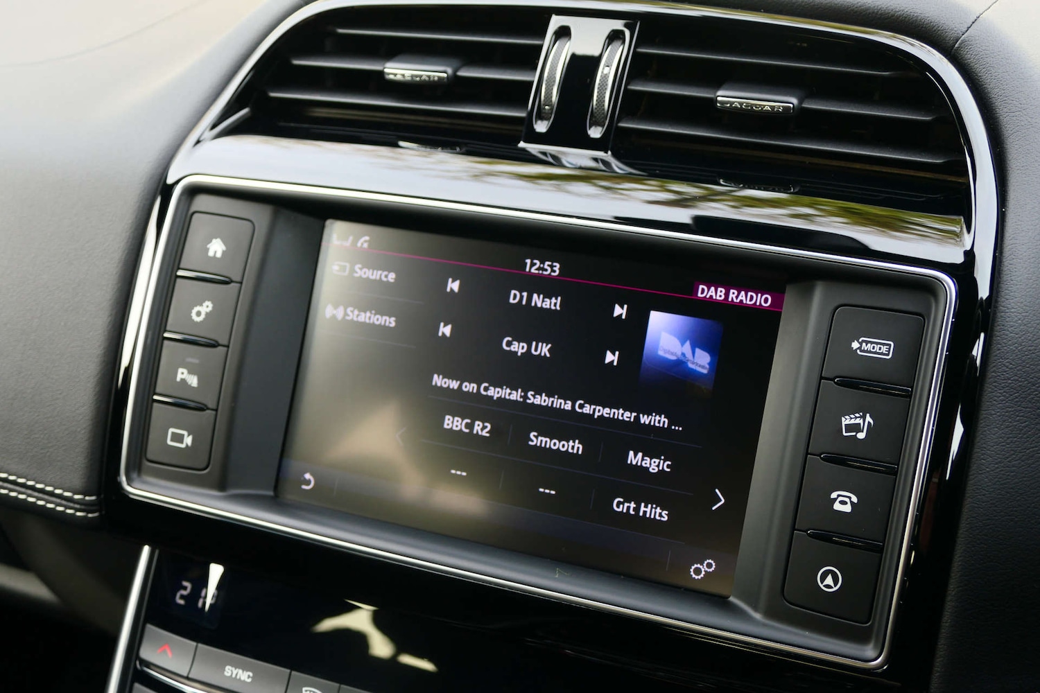 Used Jaguar XE 2017 for sale - 77584817: Photo 30