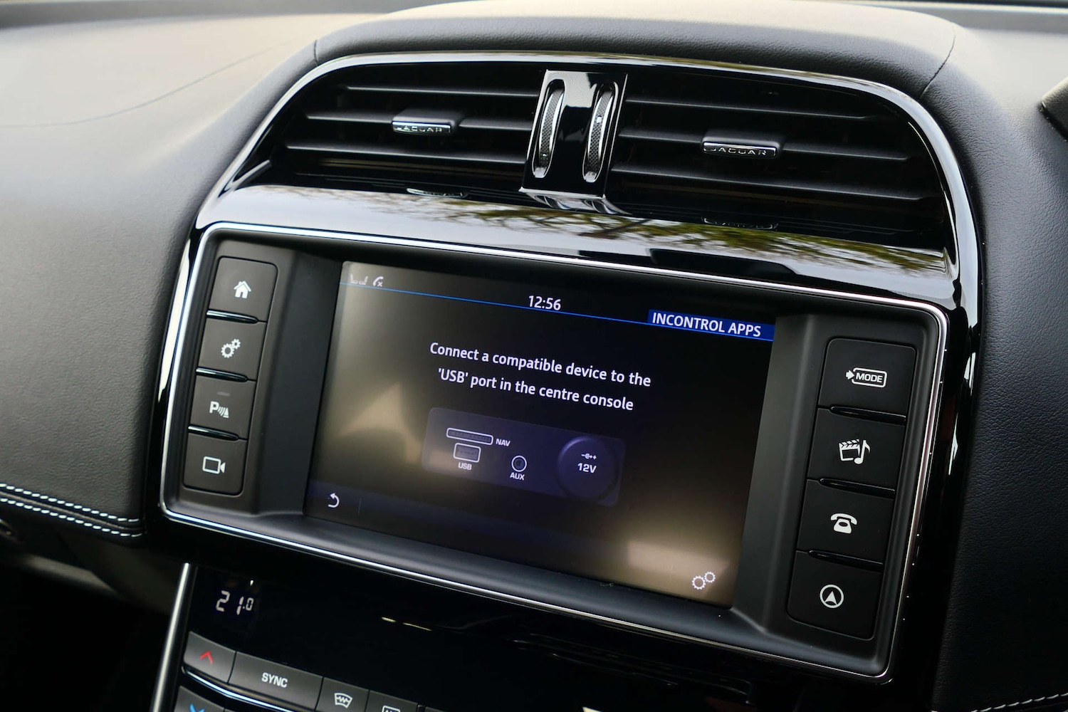 Used Jaguar XE 2017 for sale - 77584817: Photo 40