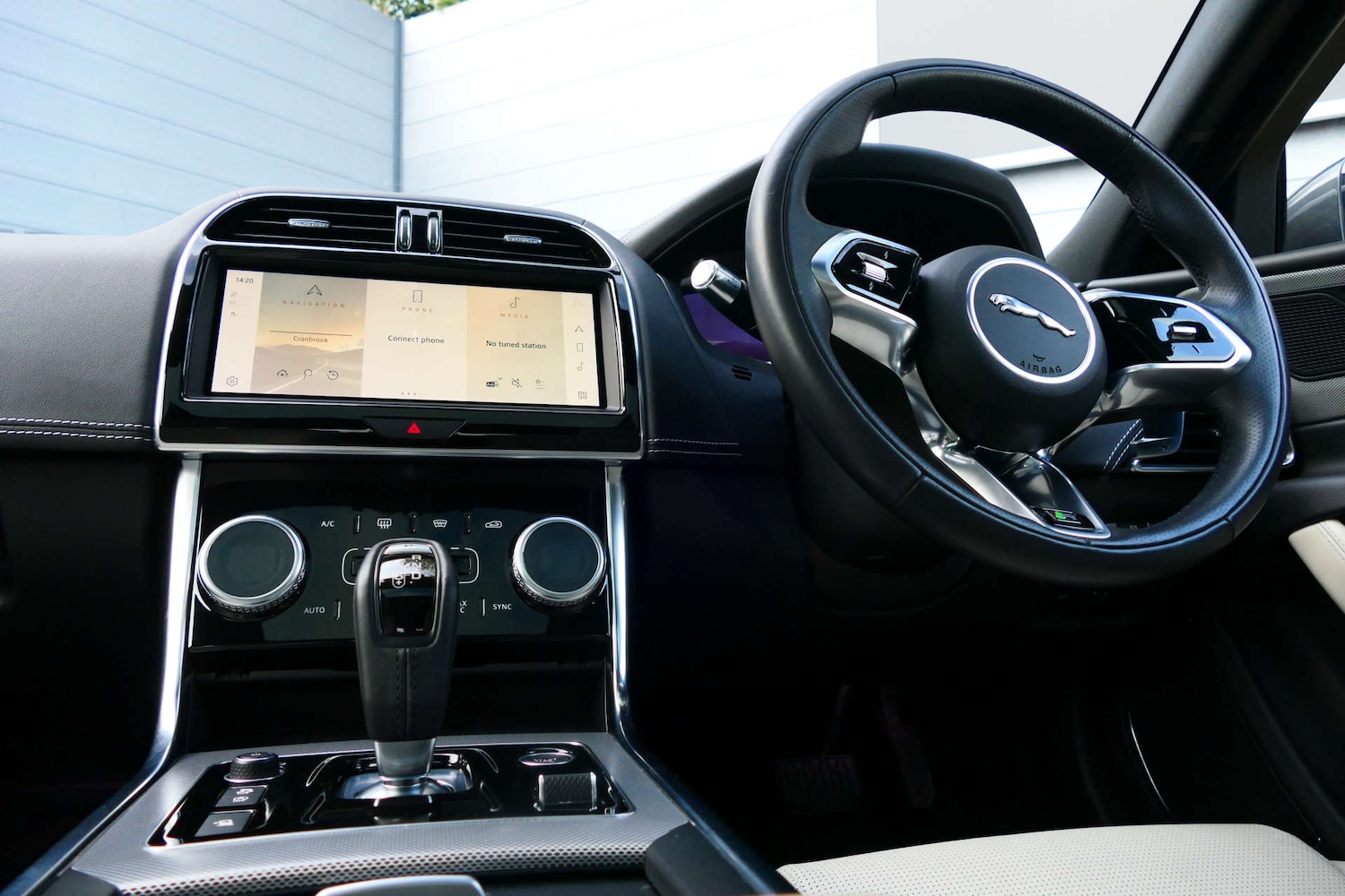 Used Jaguar XE 2021 for sale - 77301697: Photo 29