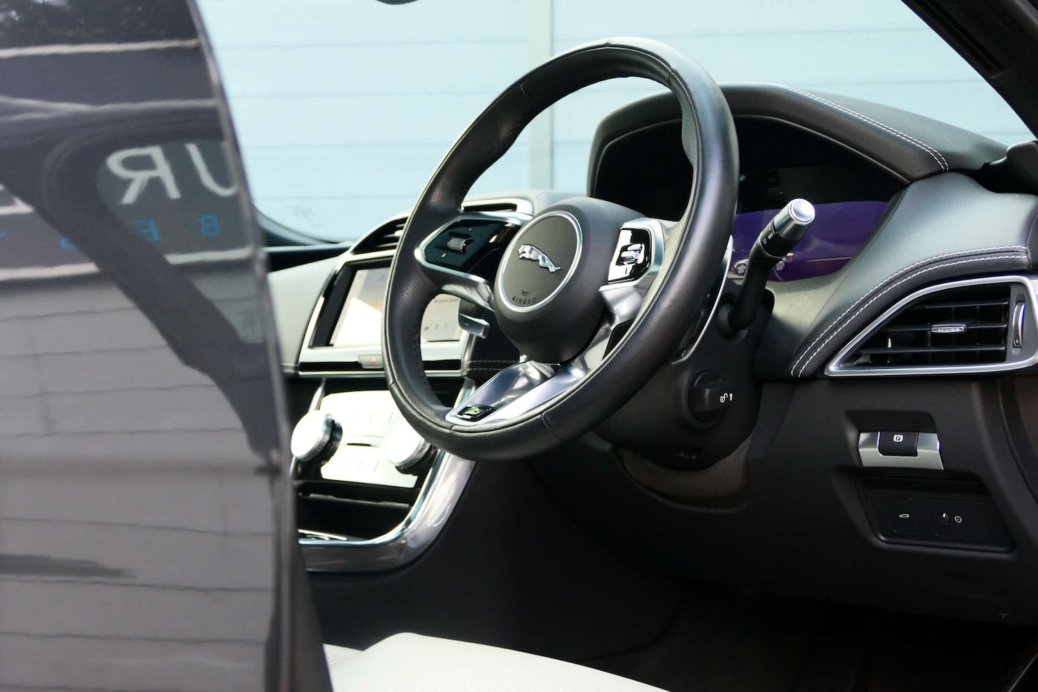 Used Jaguar XE 2021 for sale - 77301697: Photo 4