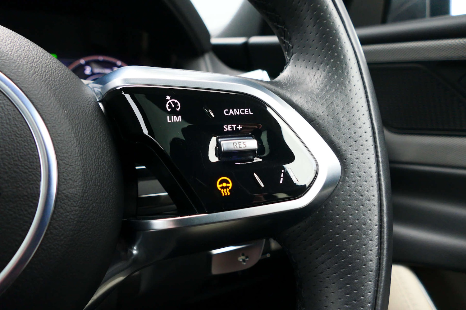 Used Jaguar XE 2021 for sale - 77301697: Photo 44