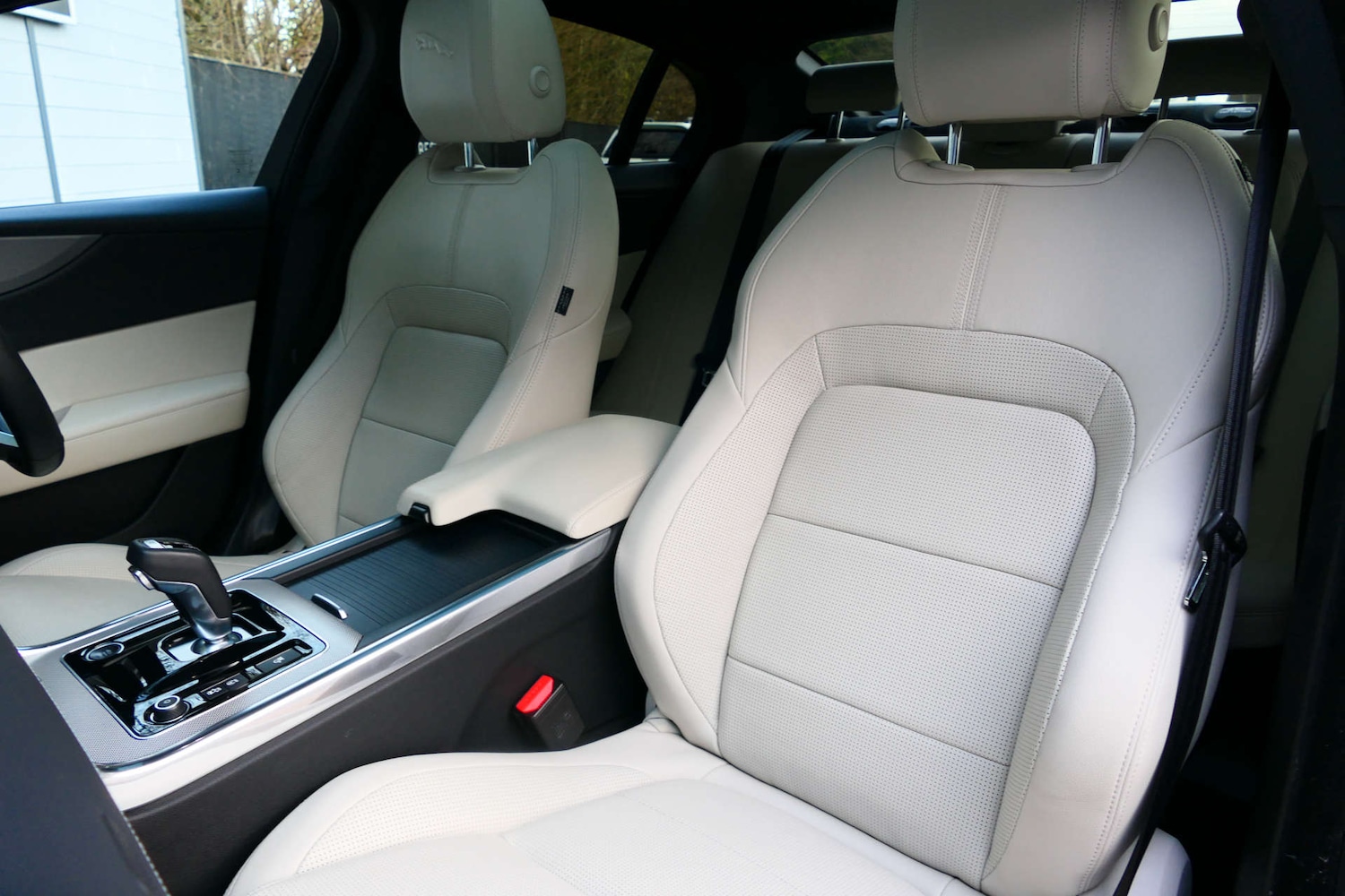 Used Jaguar XE 2021 for sale - 77301697: Photo 5