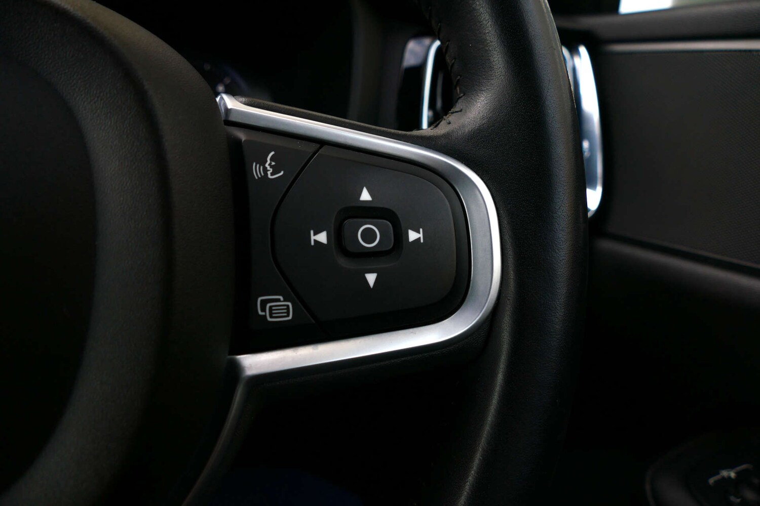 Used Volvo V60 2018 for sale - 77452506: Photo 37