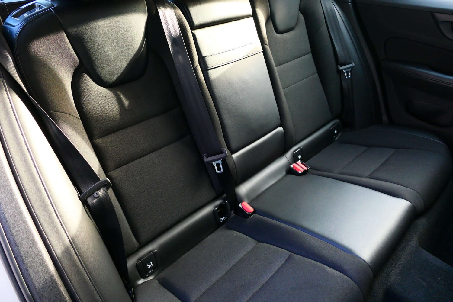 Used Volvo V60 2018 for sale - 77452506: Photo 6