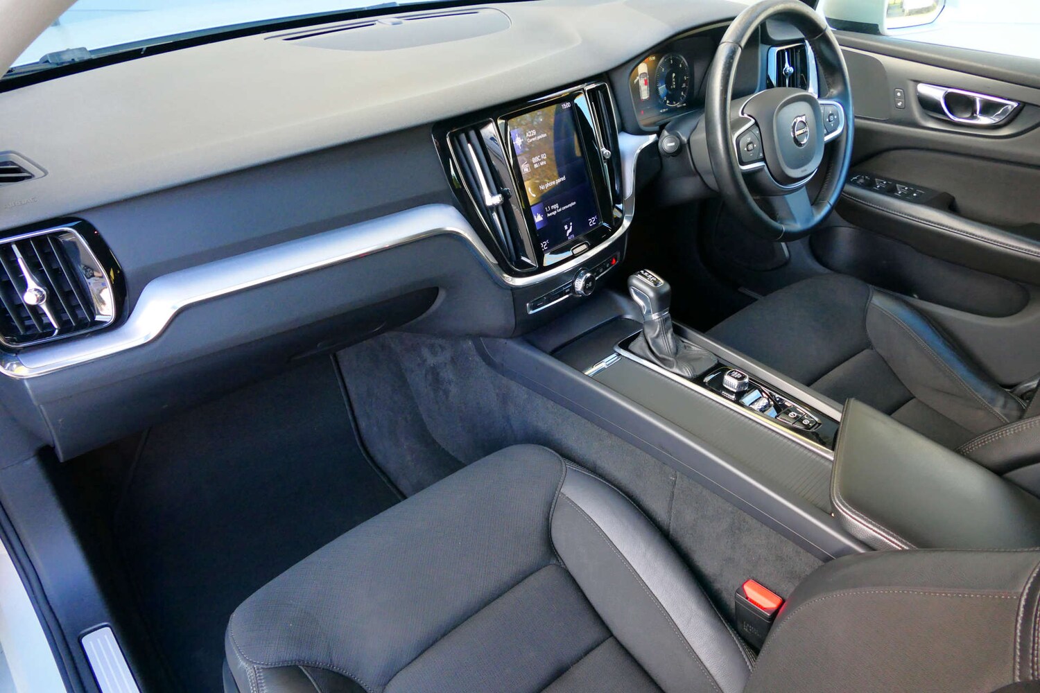 Used Volvo V60 2018 for sale - 77452506: Photo 7