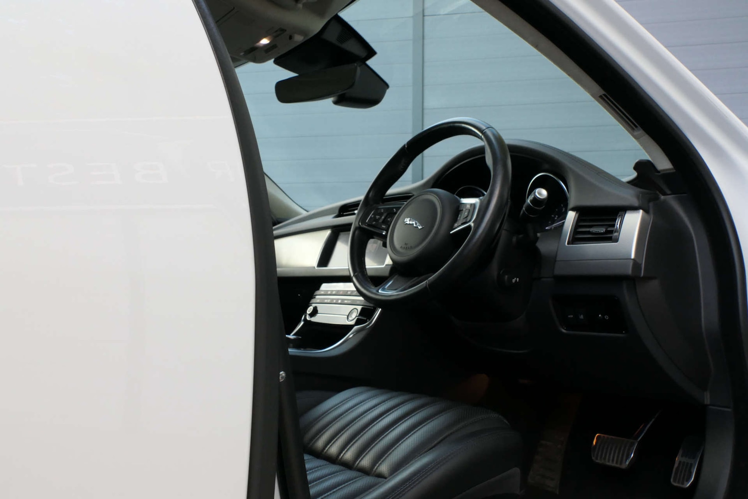 Used Jaguar XF 2020 for sale - 76616671: Photo 4