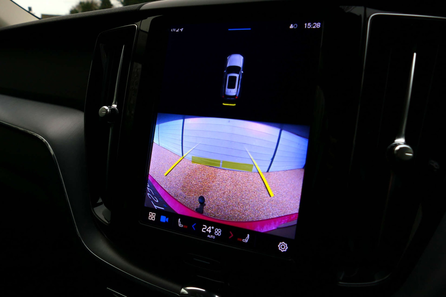 Used Volvo XC60 2021 for sale - 77201569: Photo 24