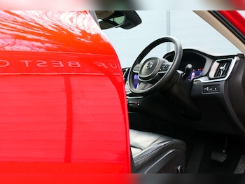 Used Volvo XC60 2021 for sale - 77201569: Photo