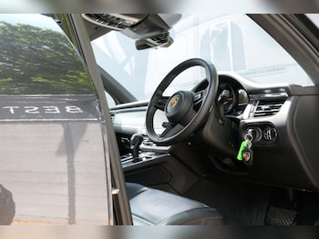 Used Porsche Macan 2022 for sale - 75270194: Photo