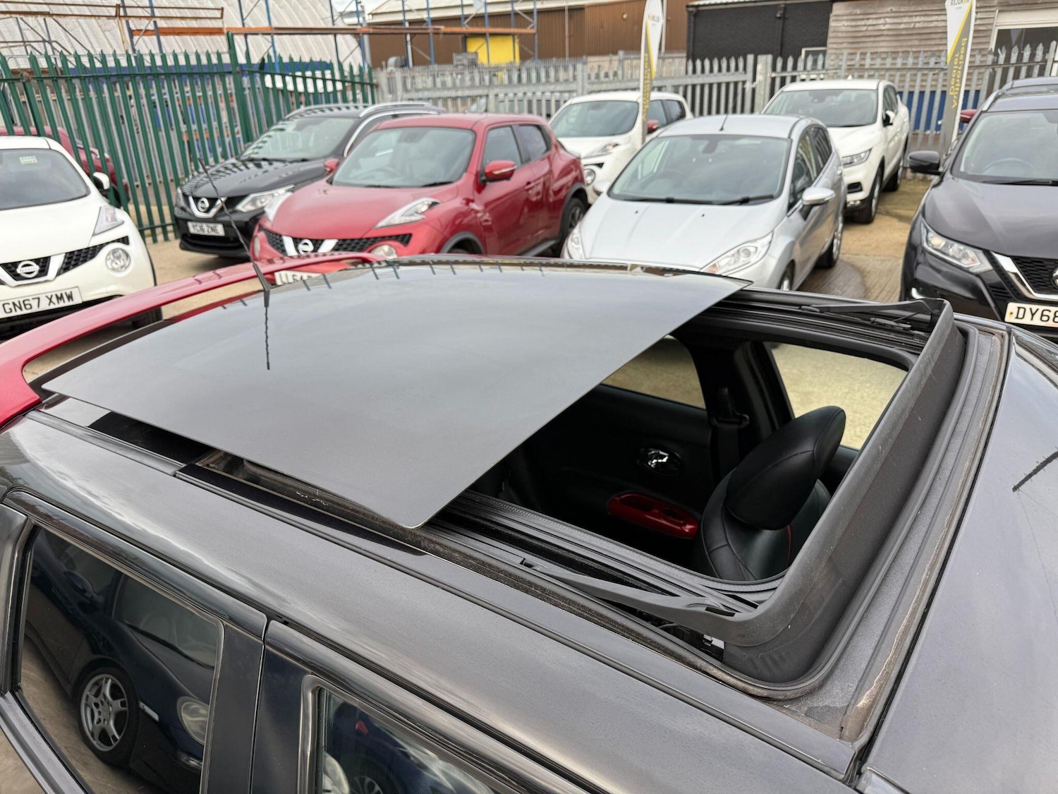 Used Nissan Juke 2017 for sale - 76521849: Photo 2