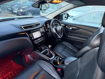 Used Nissan Qashqai 2016 for sale - 77101993: Photo