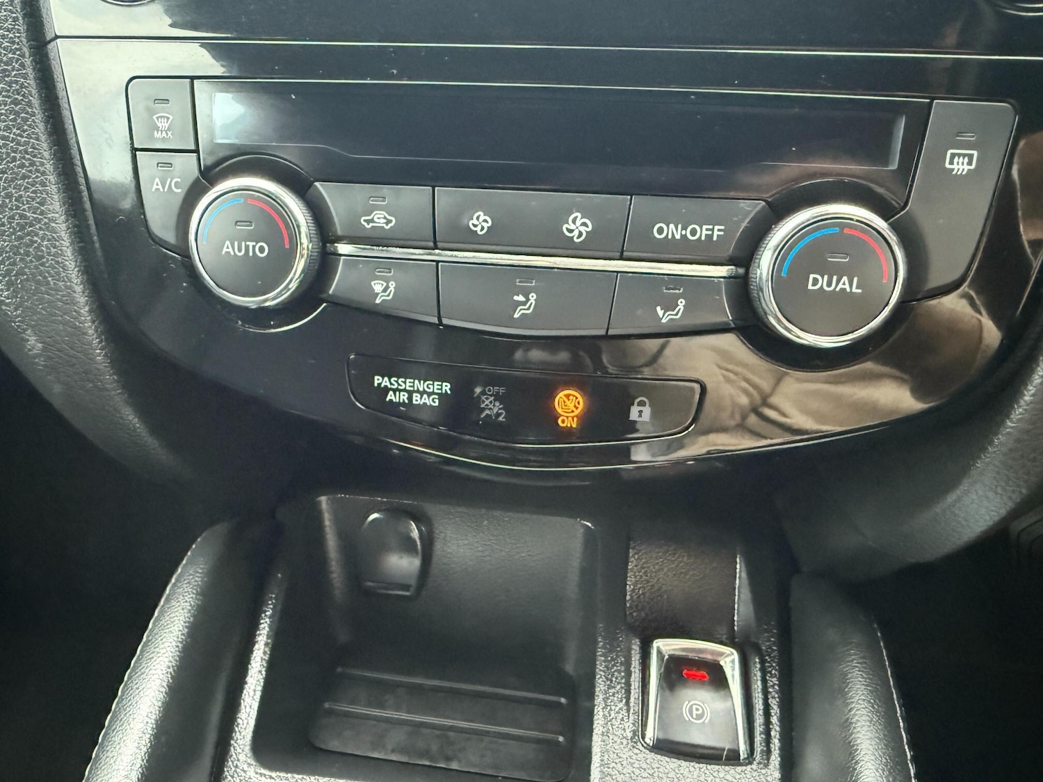 Used Nissan Qashqai 2016 for sale - 77101940: Photo 11